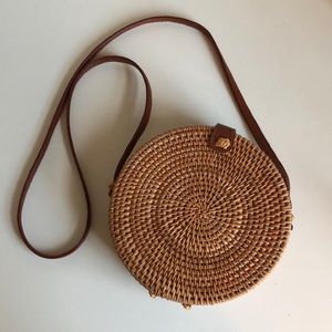 Round rattan purse / crossbody